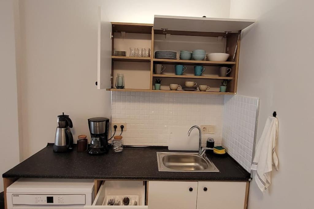 Апартаменты New Cosy Studio In The Heart Of Kadikoy Стамбул Экстерьер фото