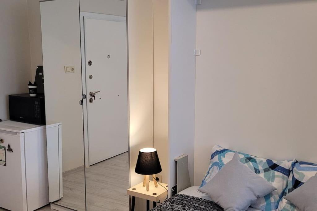 Апартаменты New Cosy Studio In The Heart Of Kadikoy Стамбул Экстерьер фото